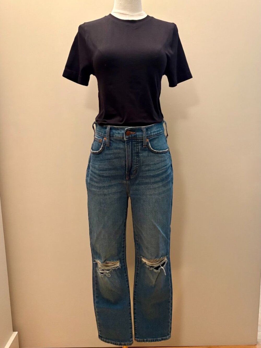Madewell - The Perfect Vintage Jean in Medium Blue - 26 - Picture 2 of 9